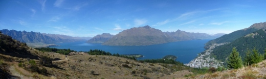 This is what you get if you walk up Queenstown Hill - I can't imagine anyone thinking it's not worth it