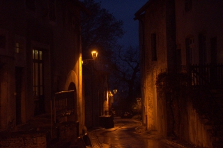Night (and rain) falls on Chateau-Chalons